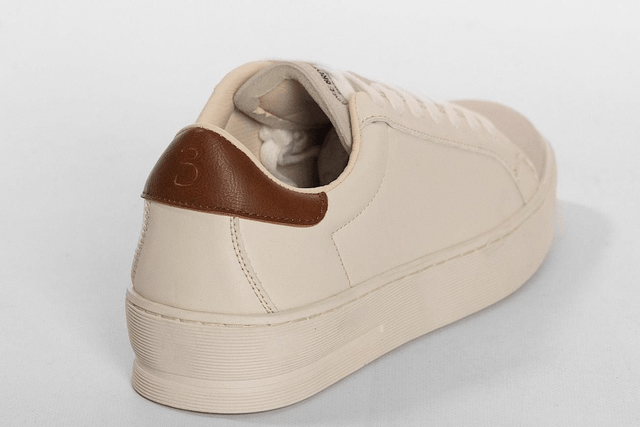 SNEAKER BIANCA CON PUNTALE EFFETTO CAMOSCIO