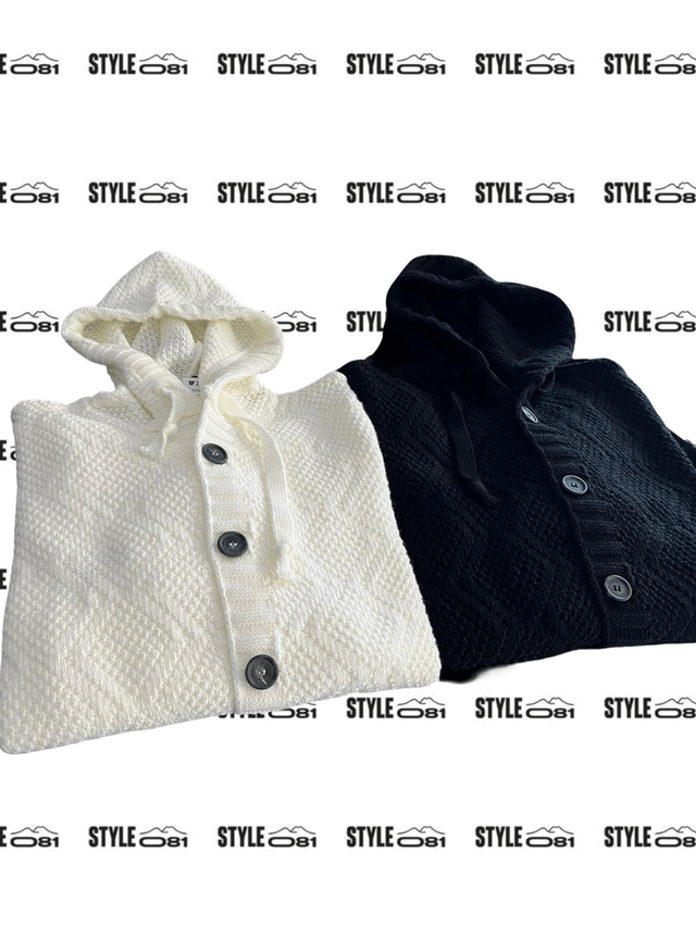MAGLIONE CON BOTTONI E CAPPUCCIO